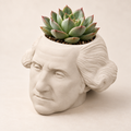 George Washington Head Planter hero lifestyle view